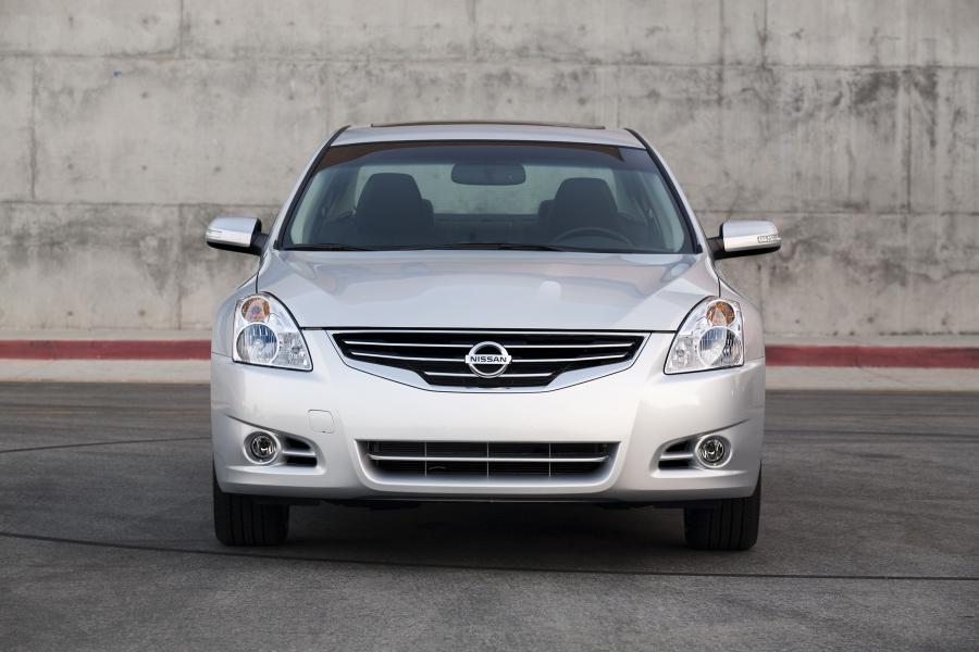  Nissan Altima 2010 года  (фото 10 из 53)